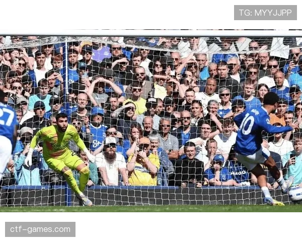 诺丁汉战术升级节奏飞跃，球队状态回暖振奋人心