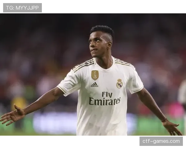 罗德里戈与穆西亚拉:新一代边锋的战术角色与技术风格对比分析 罗德里戈与穆西亚拉:新一代边锋的战术角色与技术风格对比分析